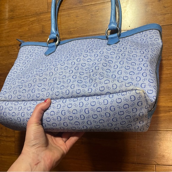 GUESS PURSE - Picture 13 of 16